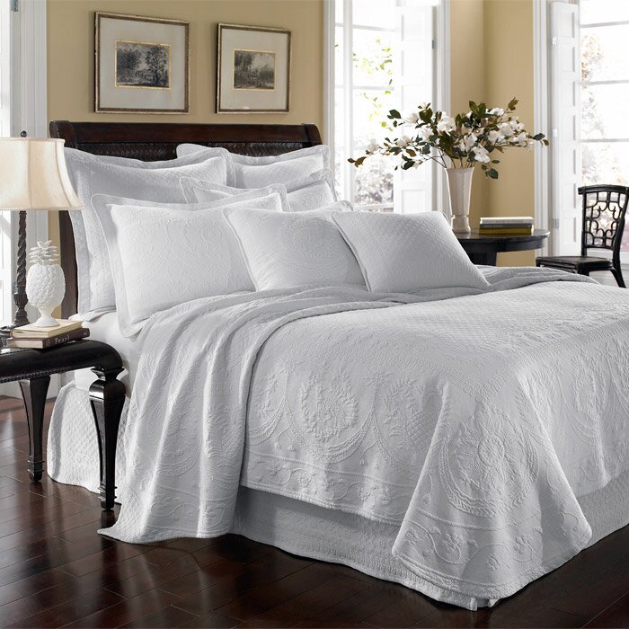 Historic Charleston- King Charles Matelasse Bedspread-size:Queen /grey$ deals 169.99.